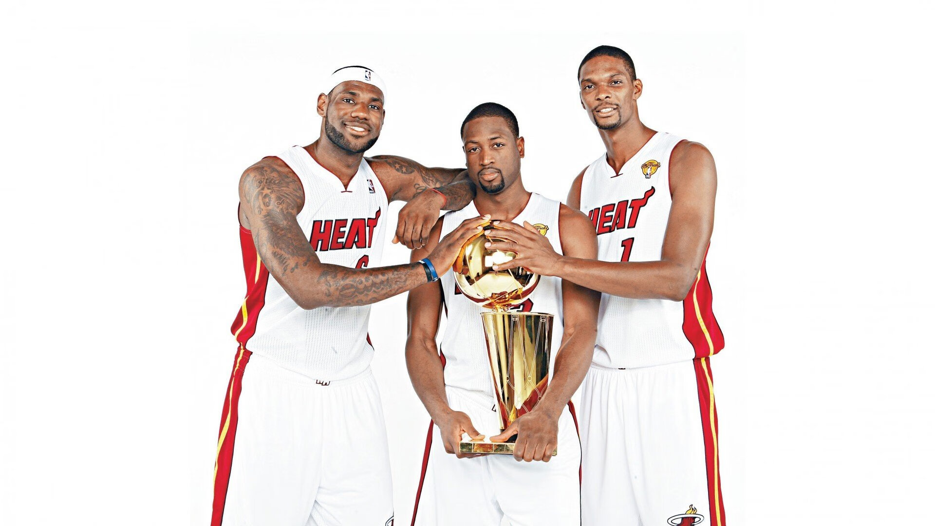 NBA回顾:给湖人送礼!哈特准三双率尼克斯21分逆转,湖人距国王仅0.5胜场